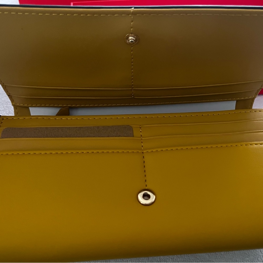 Valentino Red Box Set - Picture 2 of 6